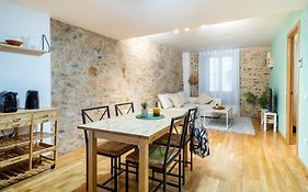 Elena Apartments - Girona